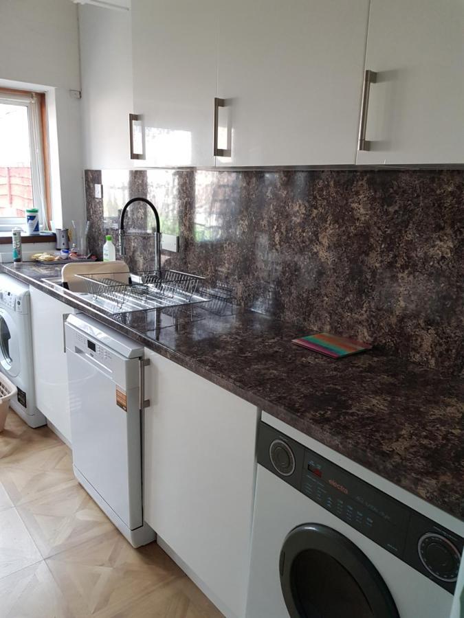 Carvetii - Gemini House - 4 Bed House Sleeps Up To 8 People Villa Tillicoultry Bagian luar foto